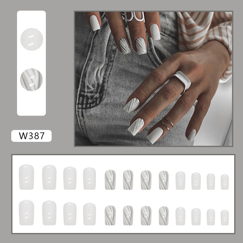 Couleurs gris et blanc à la mode faux ongles 24