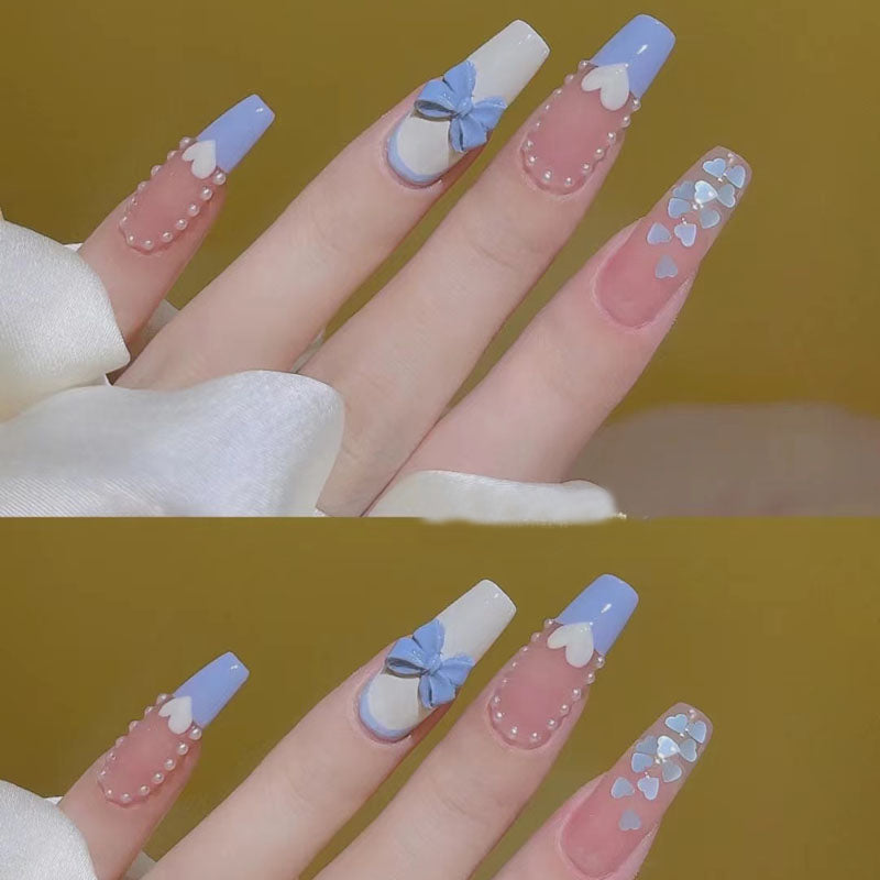 faux-ongles-blanc-bleu-noed-mignon-perle-decor-faitla-maison-ballerine-long-coeur-dessin