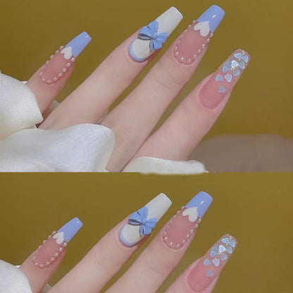 faux-ongles-blanc-bleu-noed-mignon-perle-decor-faitla-maison-ballerine-long-coeur-dessin