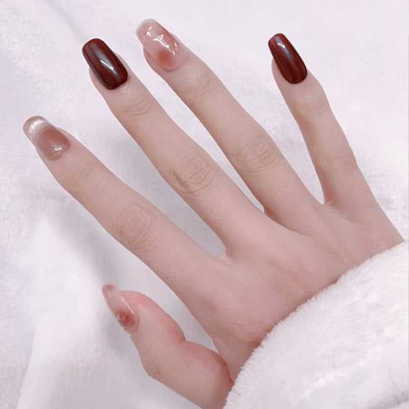 faux-ongles-brun-ambre-douce-couleur-tendance-ongles-gel-decor-automne-hiver-style-marron-design