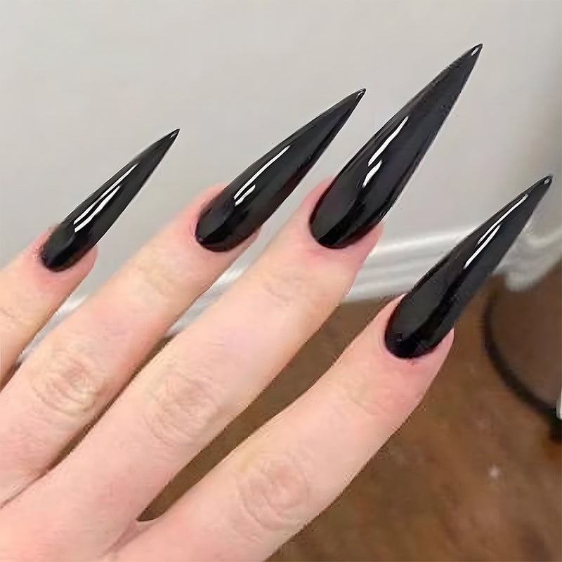 faux-ongles-long-noir-stiletto-audacieuse-manucure-ongles-gel-24-coucoufauxongles
