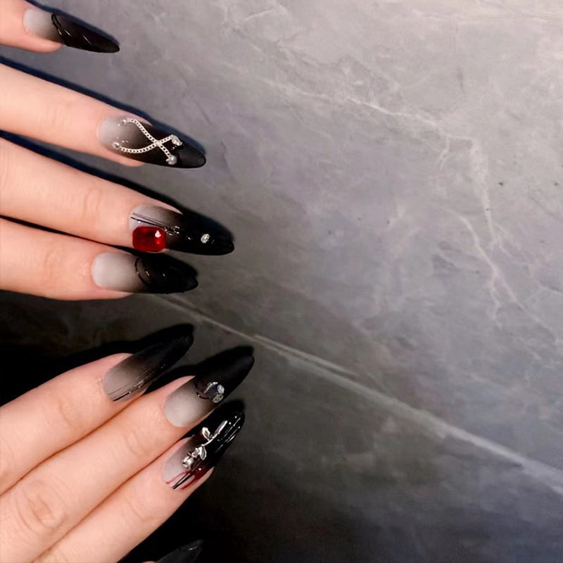 faux-ongles-stiletto-punk-noir-personnalise-blanc-french-style-3d-magnifique-decor-manucure-tendance-plaisirs-luxueux-collection