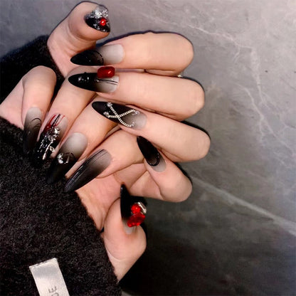 faux-ongles-stiletto-punk-noir-personnalise-blanc-french-style-3d-magnifique-decor-manucure-tendance-plaisirs-luxueux-collection