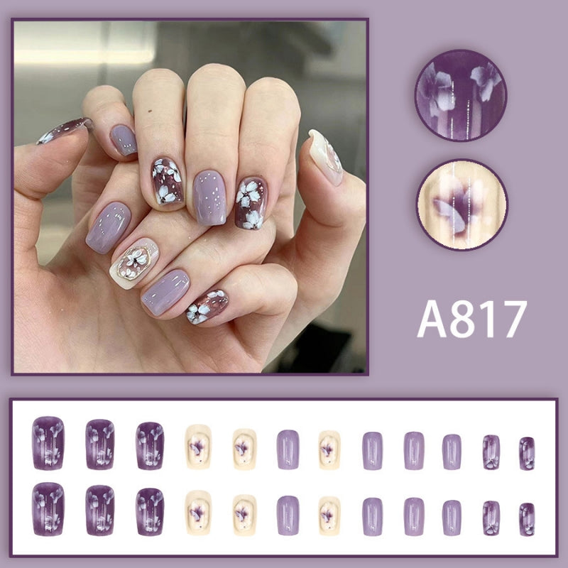 Ongle violet pastel et blanc