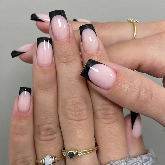 Ongle french noir nude couleur